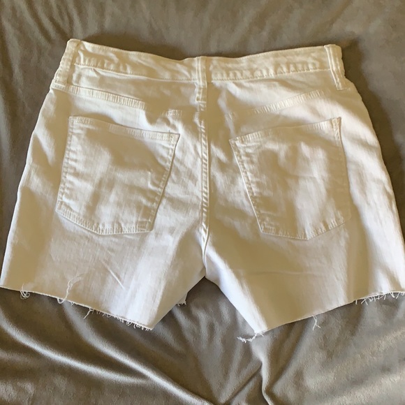 Universal thread shorts size 10 - Picture 3 of 4